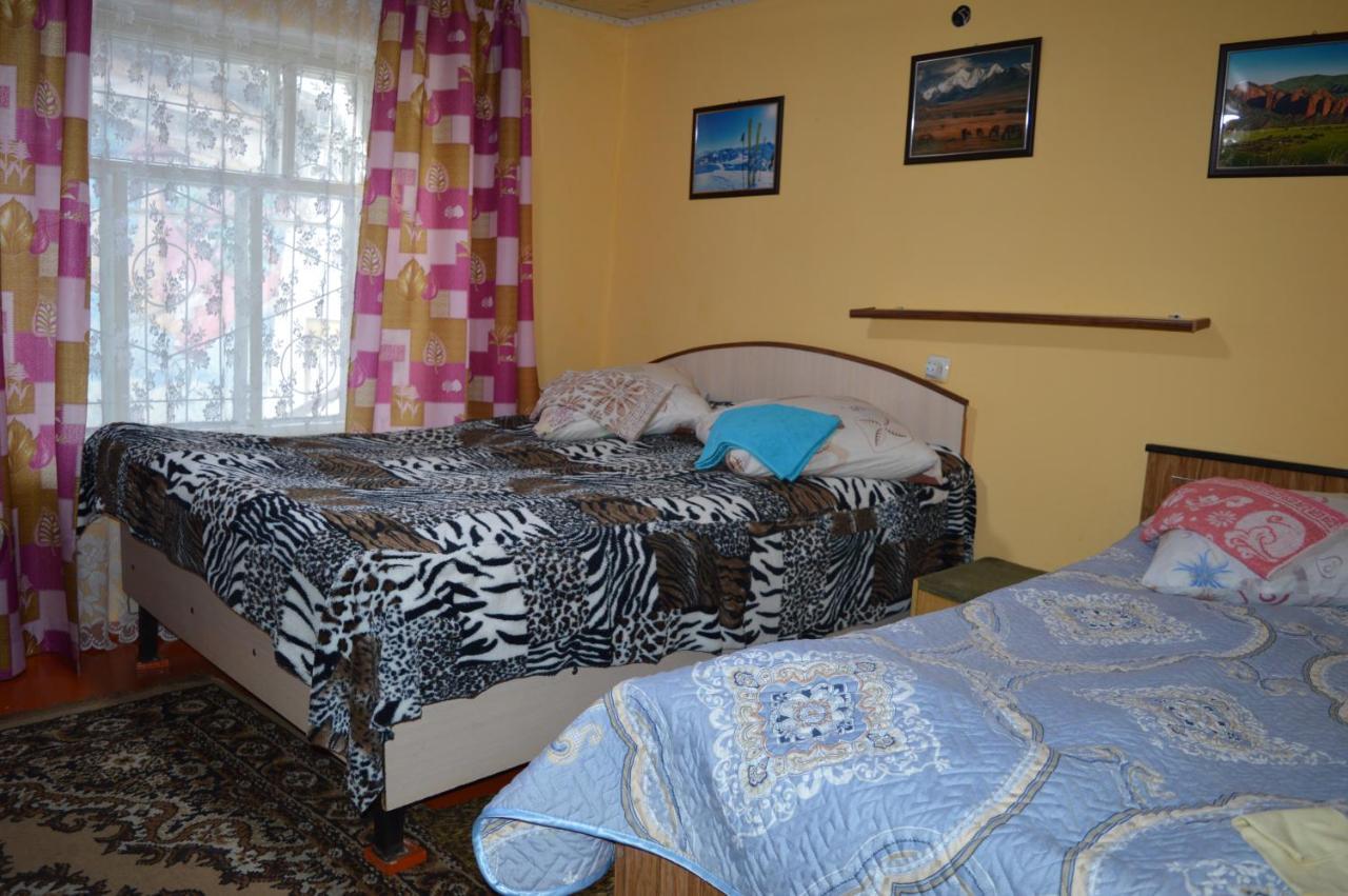 Guest House On Derbisheva Karakol Exterior foto