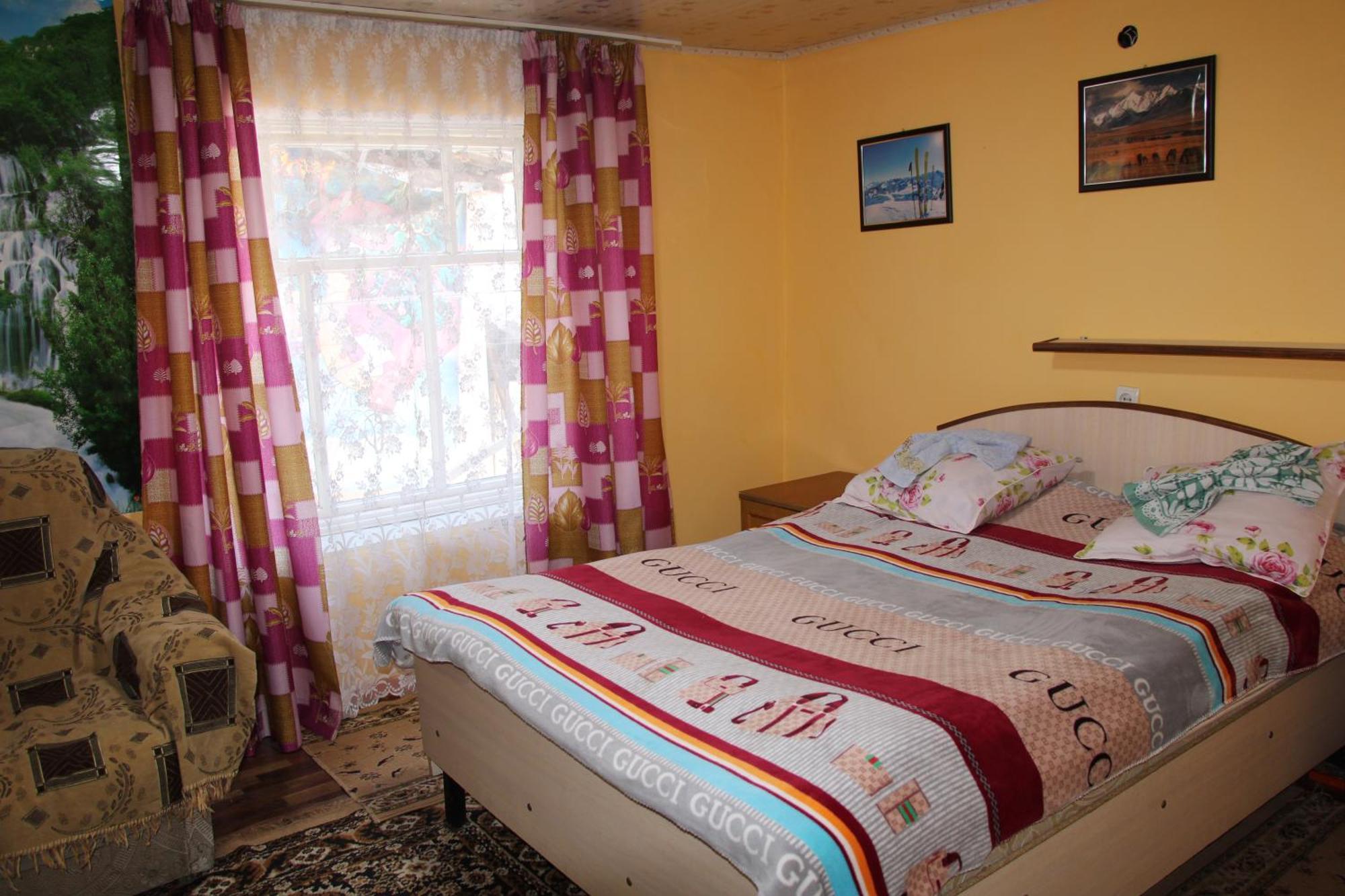 Guest House On Derbisheva Karakol Exterior foto